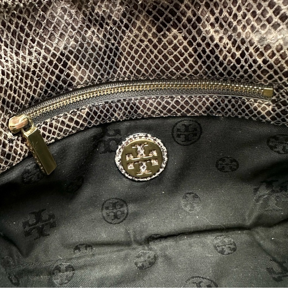 Tory Burch Amanda Snake Print Logo Clutch Crossbody - Picture 6 of 14